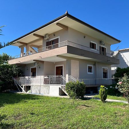 Villa Fjorentin เบราท ภายนอก รูปภาพ