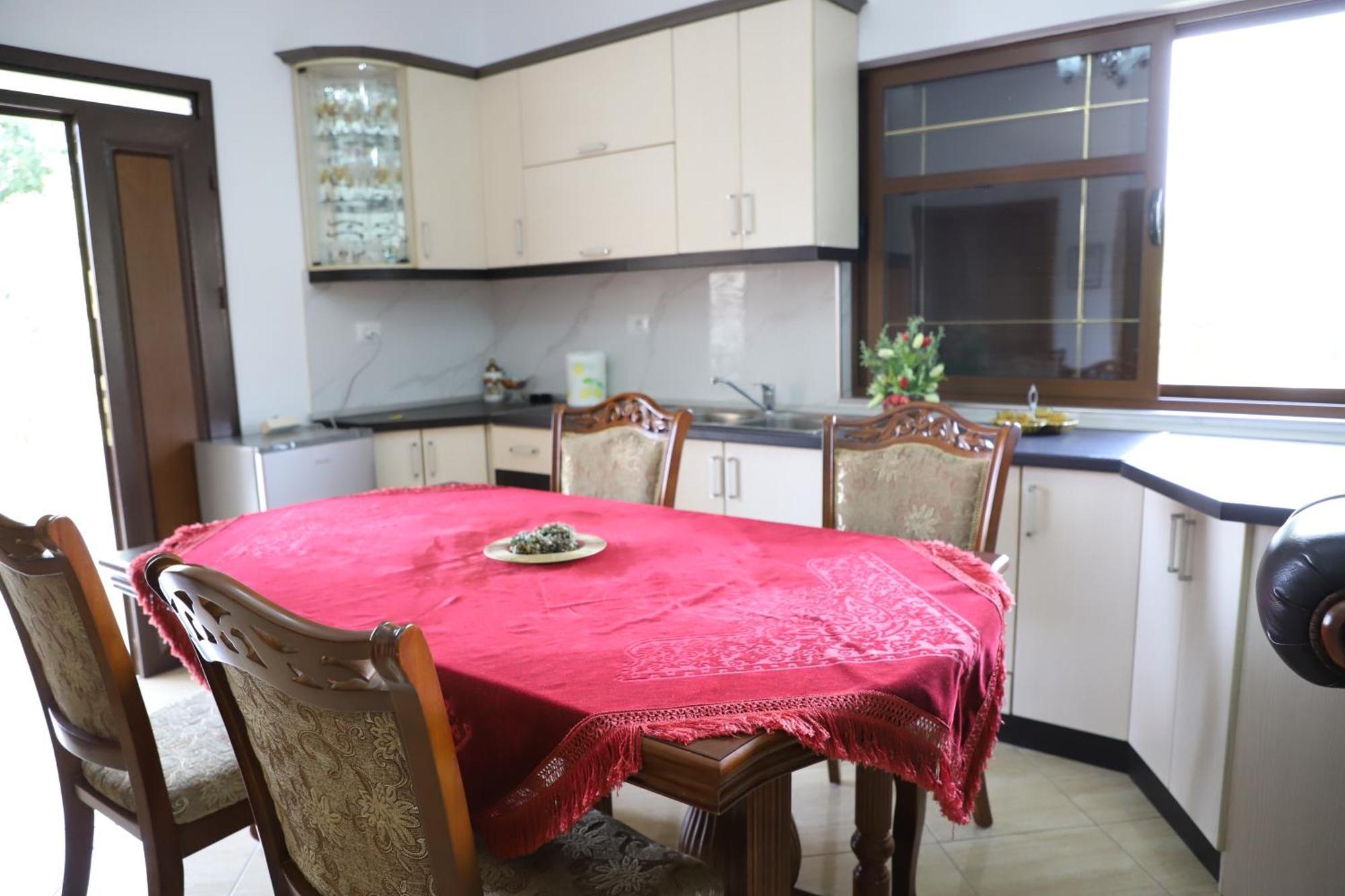 Villa Fjorentin เบราท ภายนอก รูปภาพ